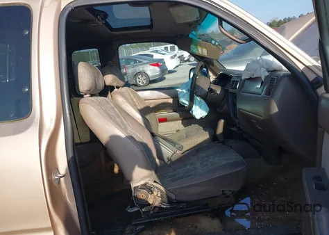 2000 Toyota Tacoma Prerunner V6 из США, поврежденный, VIN 4TASN92N0YZ681691